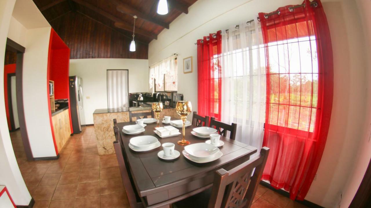Villa Hortensias La Fortuna ภายนอก รูปภาพ