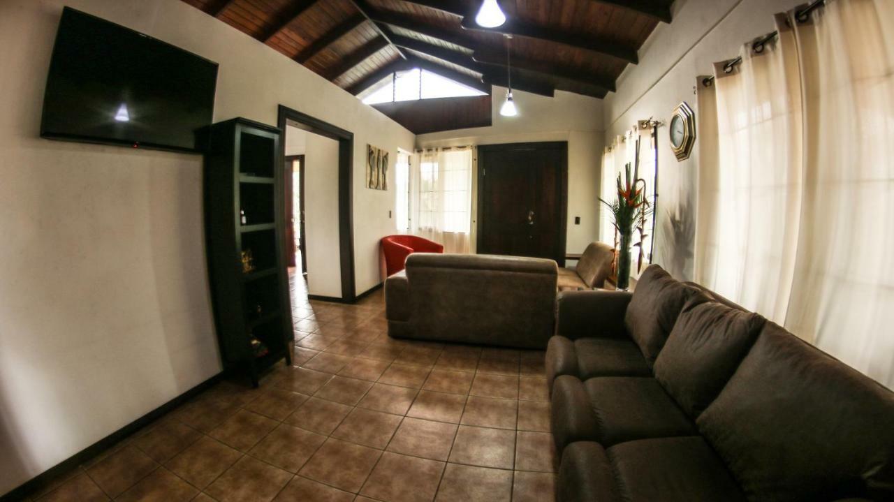 Villa Hortensias La Fortuna ภายนอก รูปภาพ